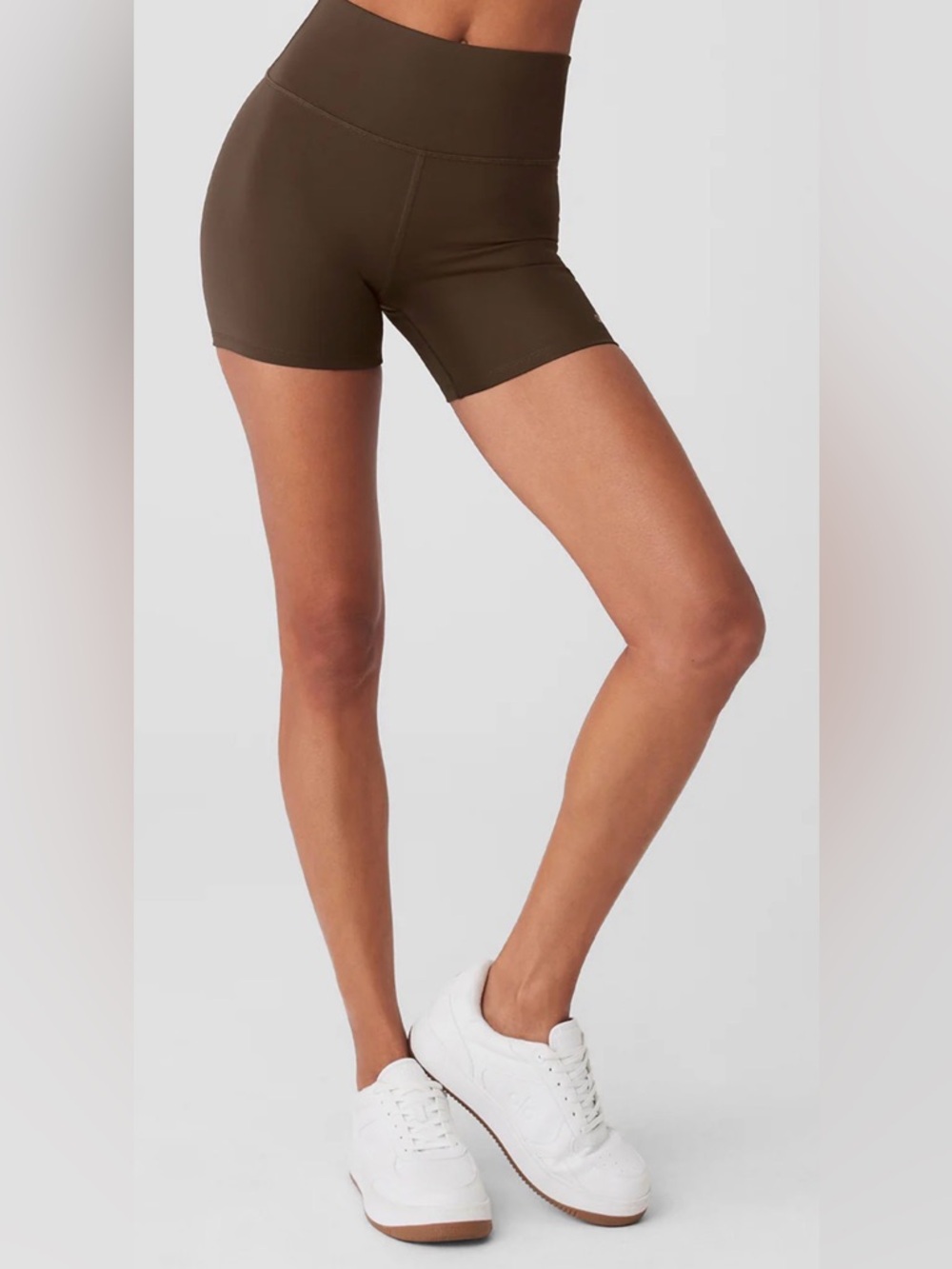 ALO Airlift Energy Shorts in Espresso - NWT 🤎✨